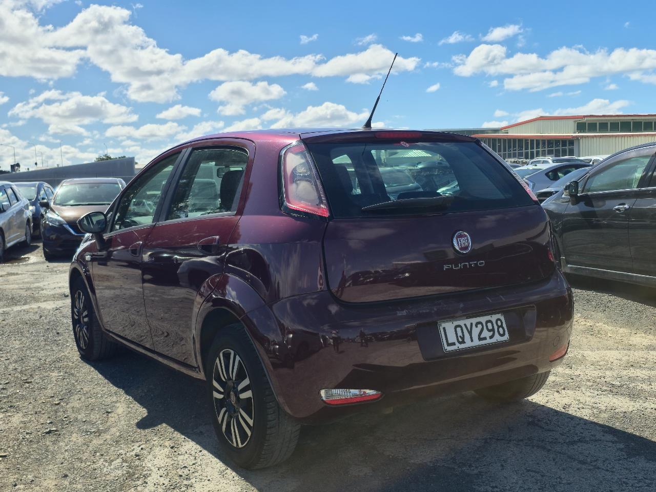 2015 Fiat Punto thumbnail