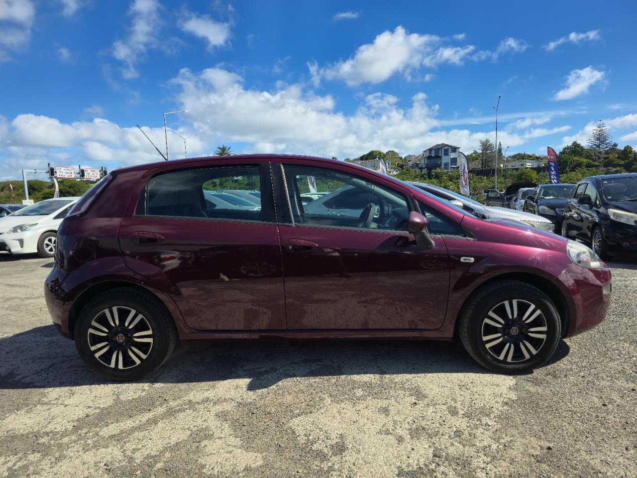 2015 Fiat Punto thumbnail