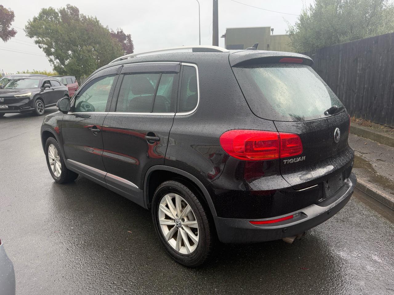 2015 Volkswagen Tiguan thumbnail