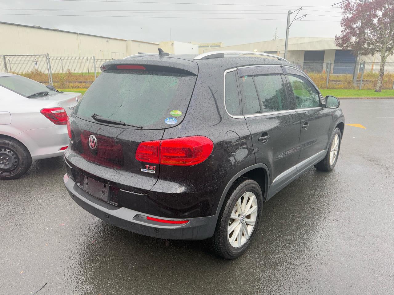 2015 Volkswagen Tiguan thumbnail