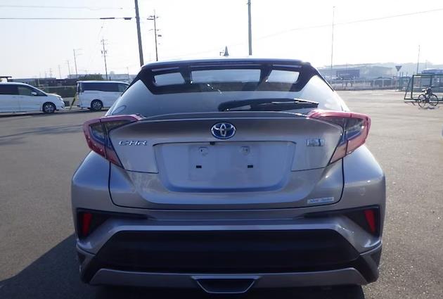 2019 Toyota C-HR thumbnail