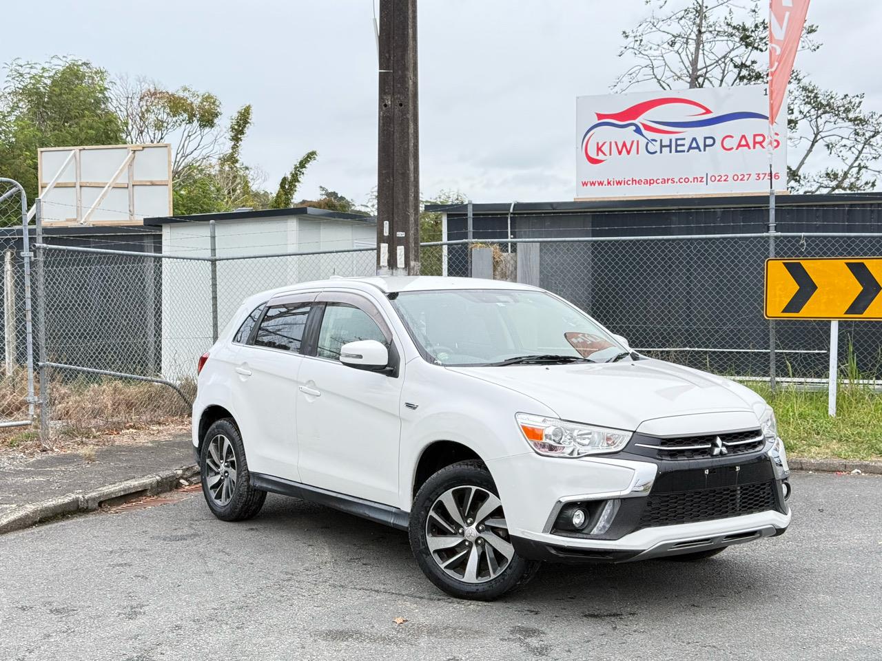 2017 Mitsubishi RVR thumbnail