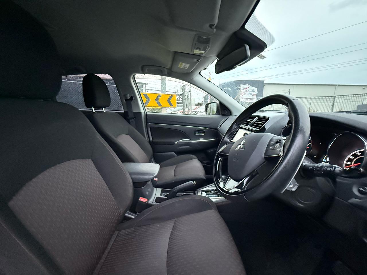 2017 Mitsubishi RVR thumbnail
