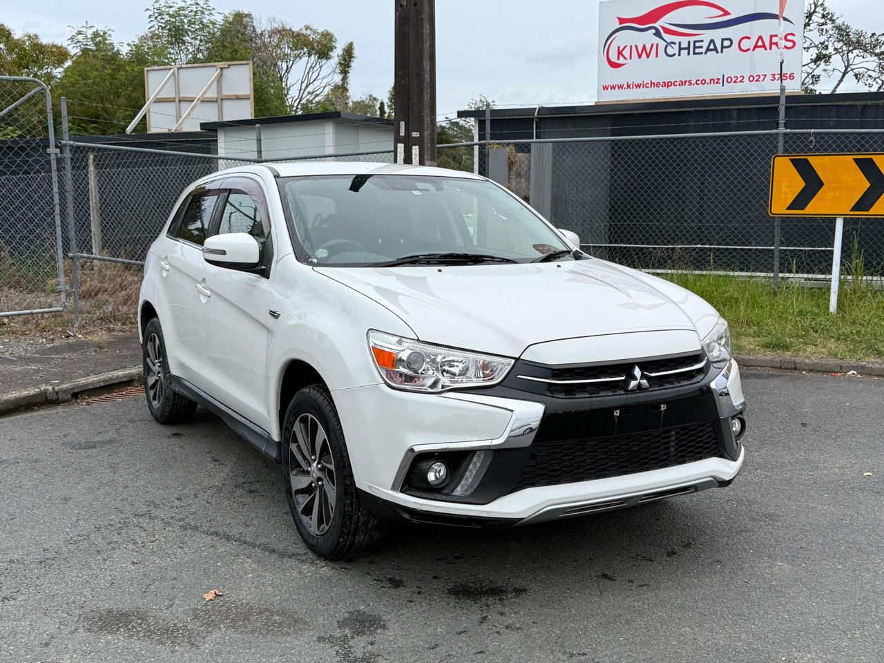2017 Mitsubishi RVR thumbnail