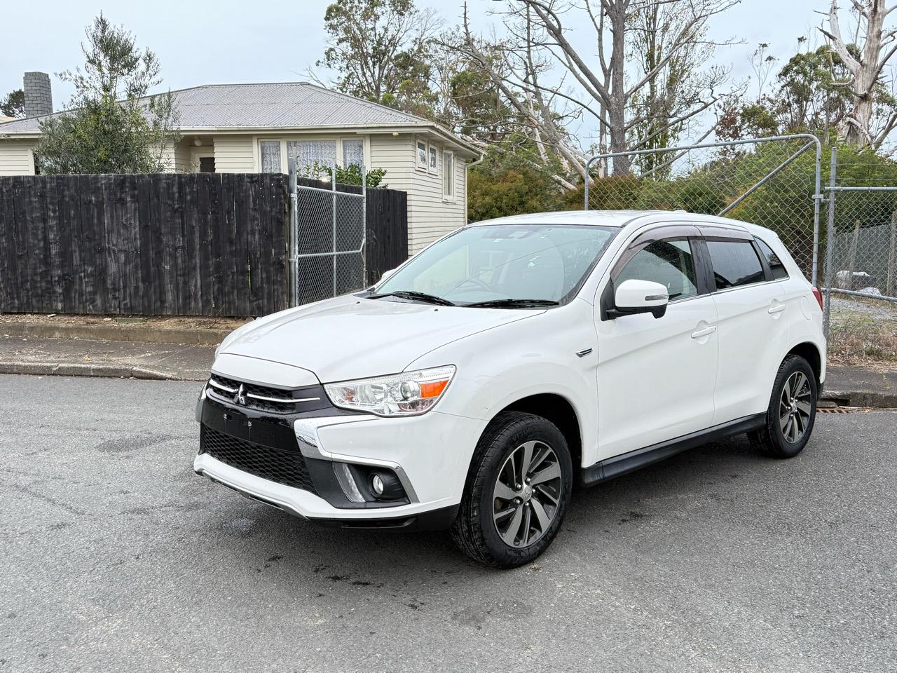 2017 Mitsubishi RVR thumbnail