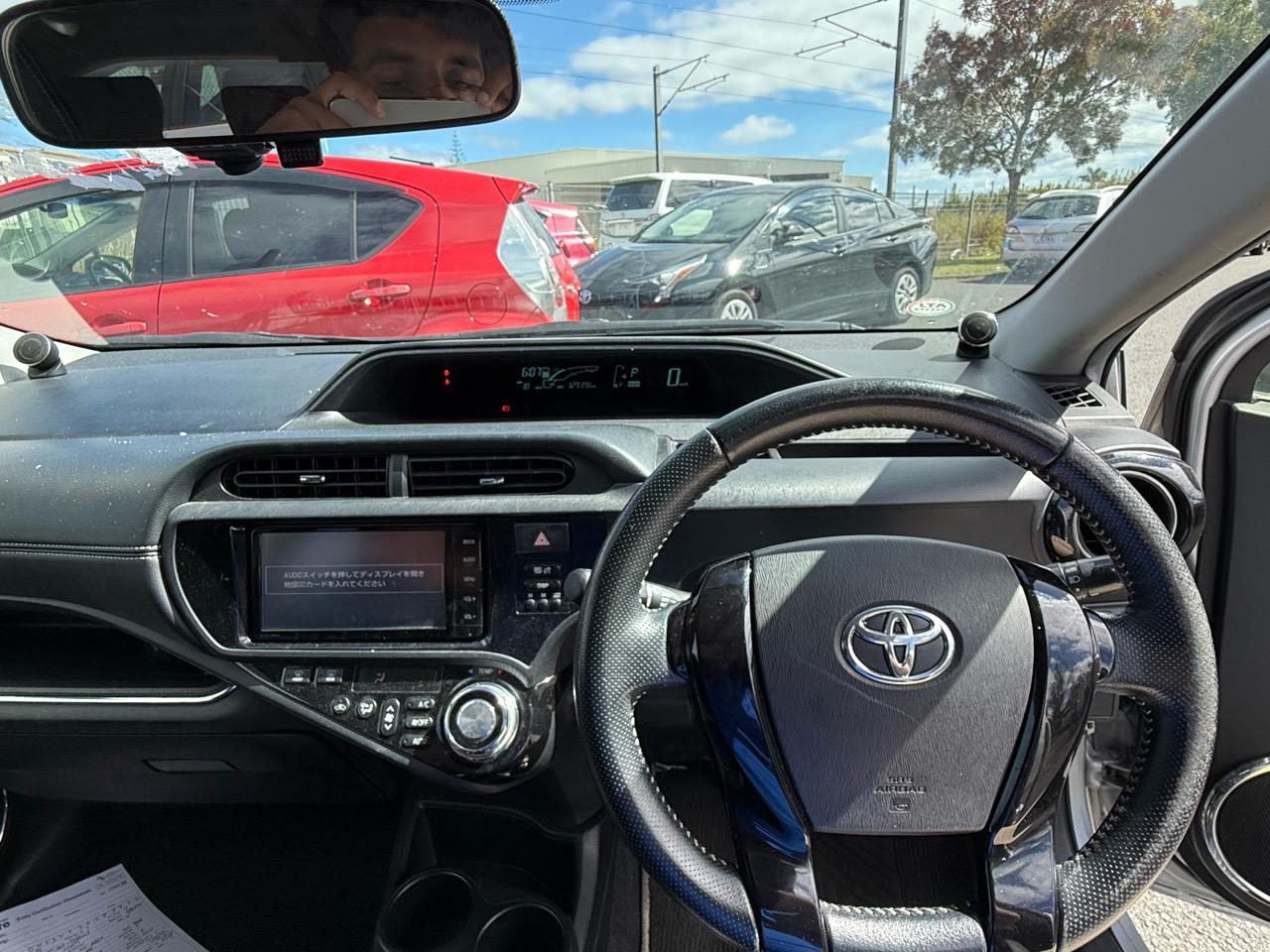 2014 Toyota Aqua thumbnail