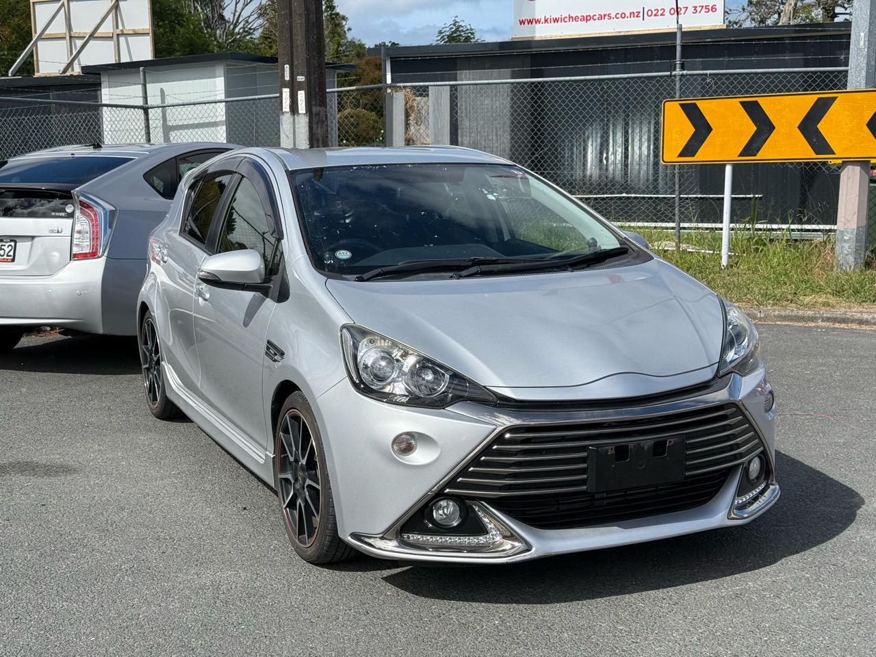 2014 Toyota Aqua thumbnail