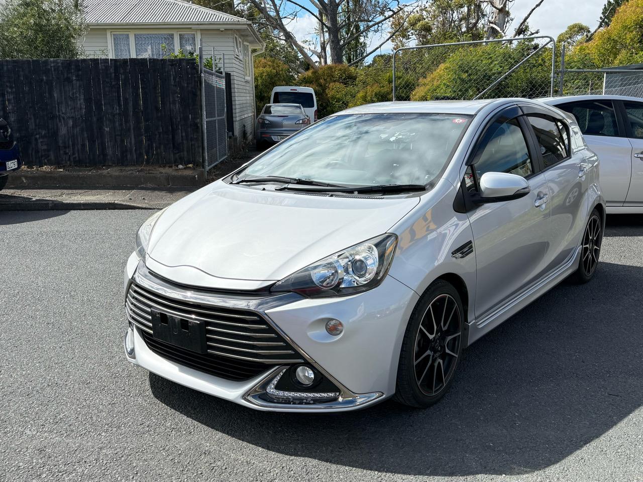 2014 Toyota Aqua thumbnail