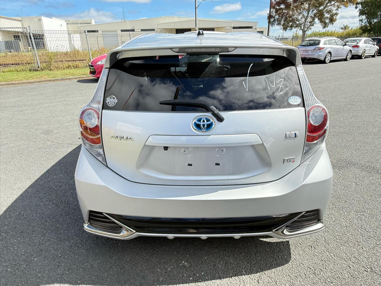 2014 Toyota Aqua thumbnail