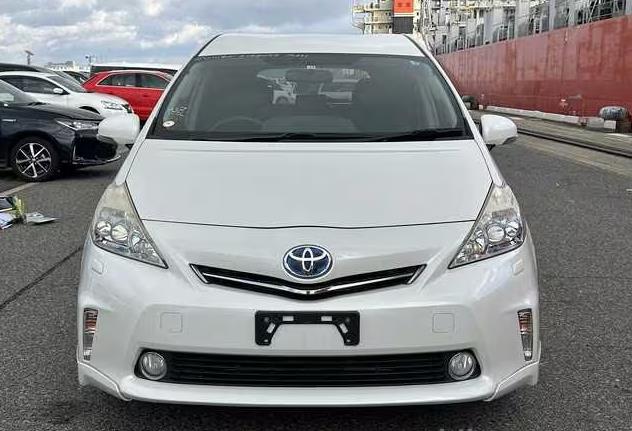 2012 Toyota Prius thumbnail