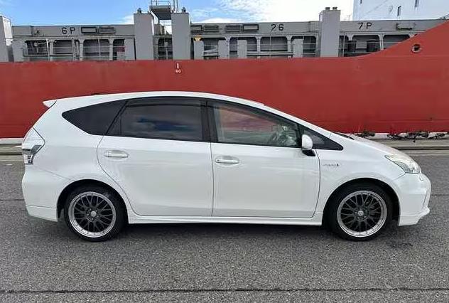 2012 Toyota Prius thumbnail
