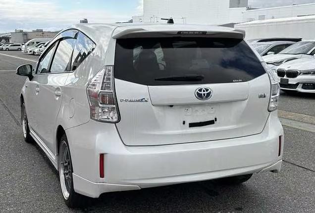 2012 Toyota Prius thumbnail