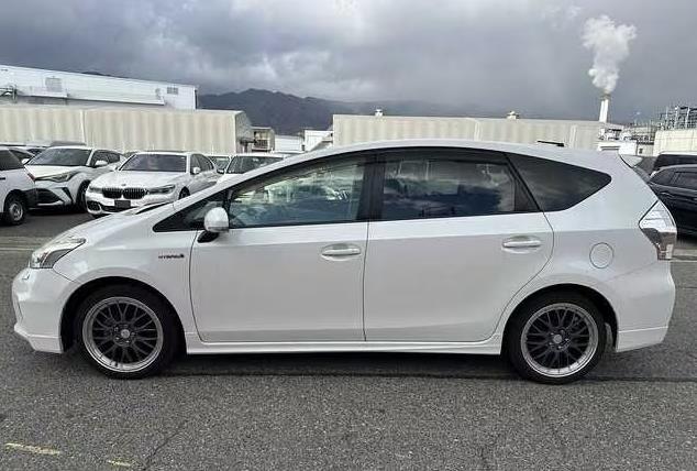 2012 Toyota Prius thumbnail