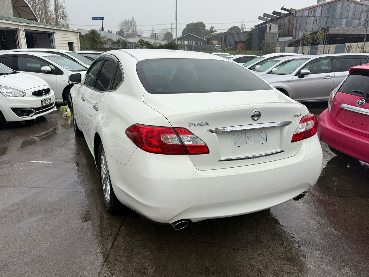 2013 Nissan Fuga thumbnail