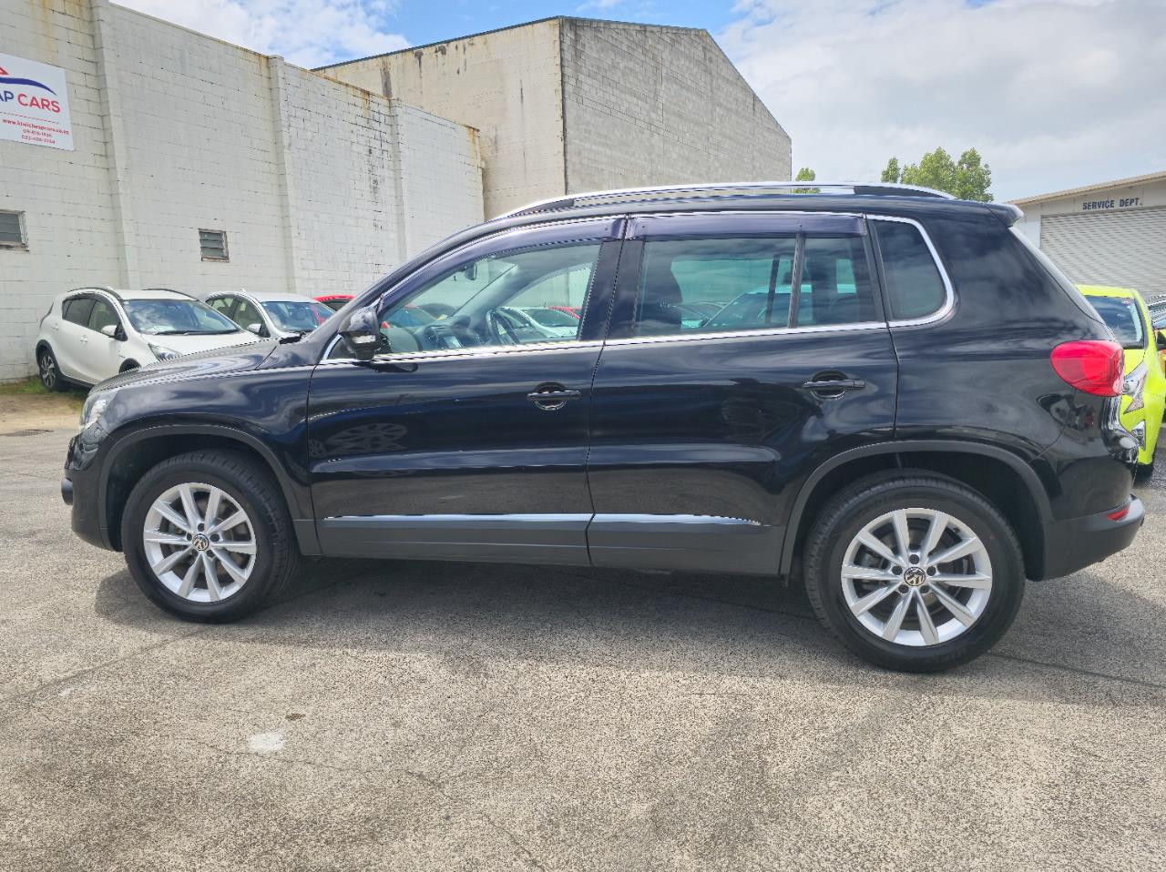 2015 Volkswagen Tiguan thumbnail