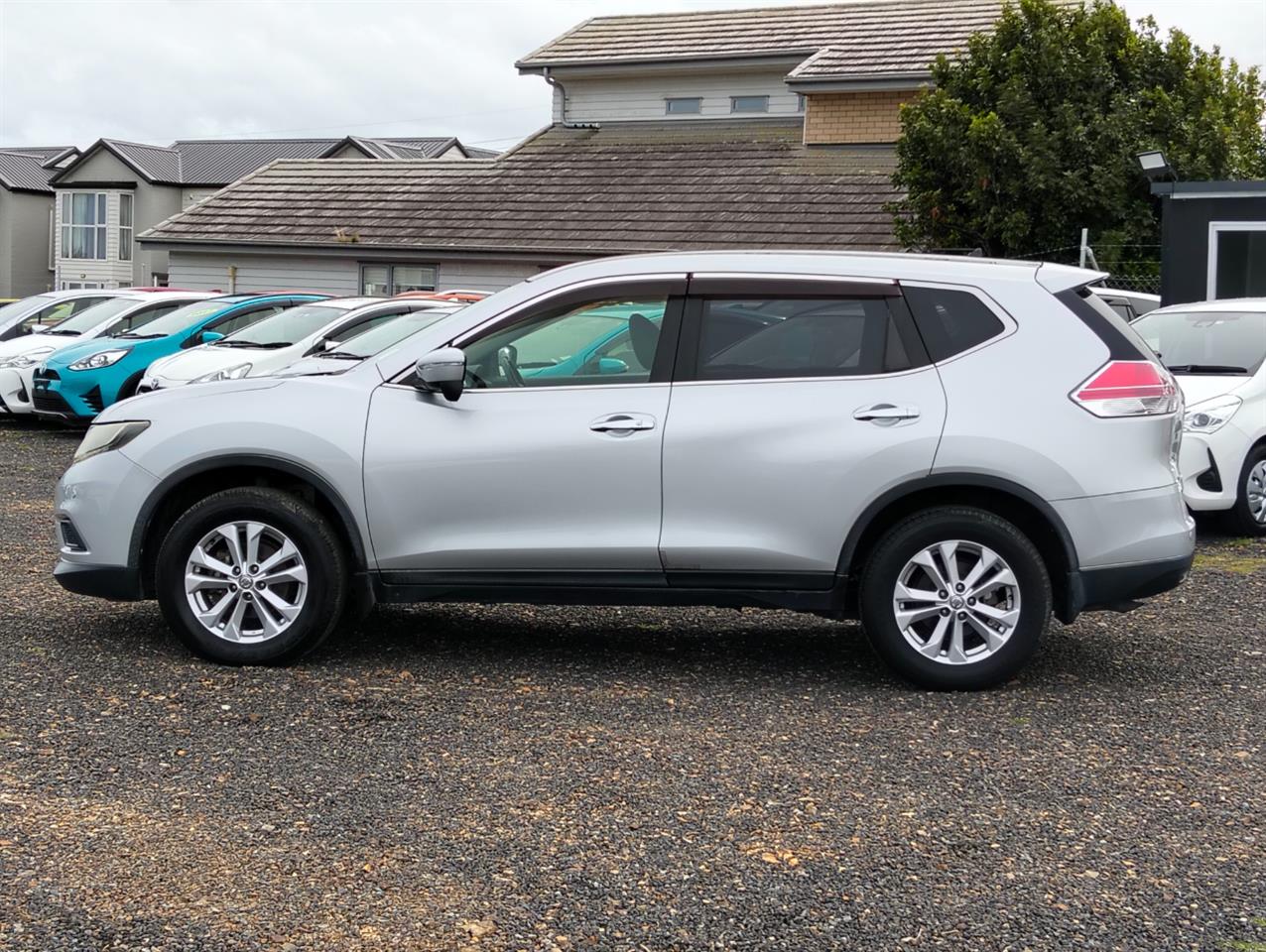2014 Nissan X-Trail thumbnail