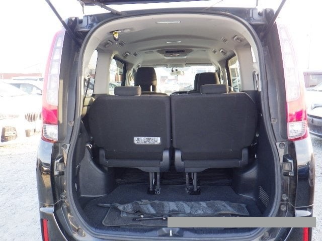 2015 Toyota Noah thumbnail
