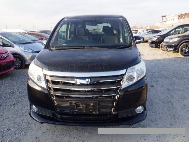 2015 Toyota Noah thumbnail