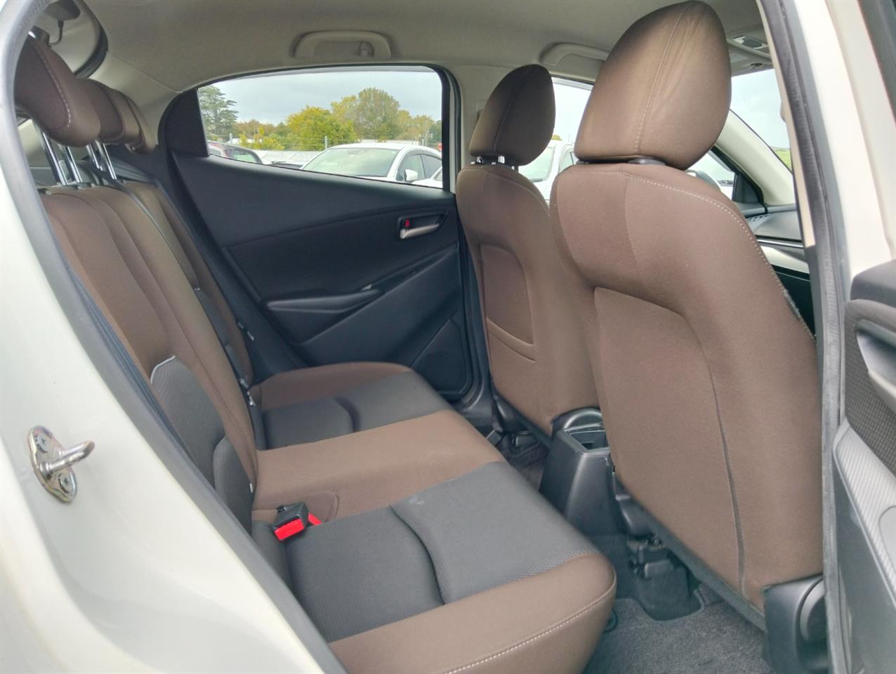 2019 Mazda 2 thumbnail