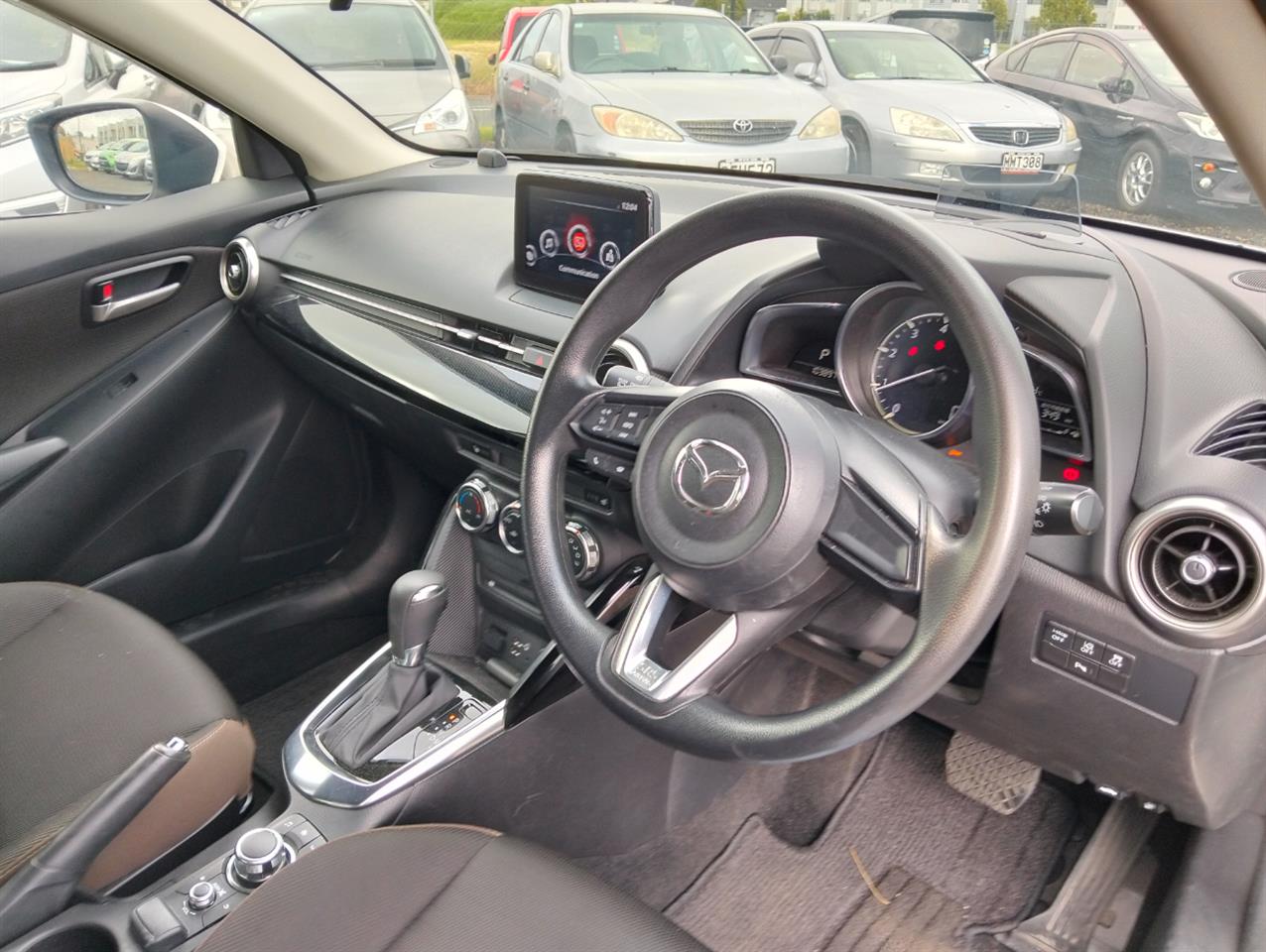 2019 Mazda 2 thumbnail