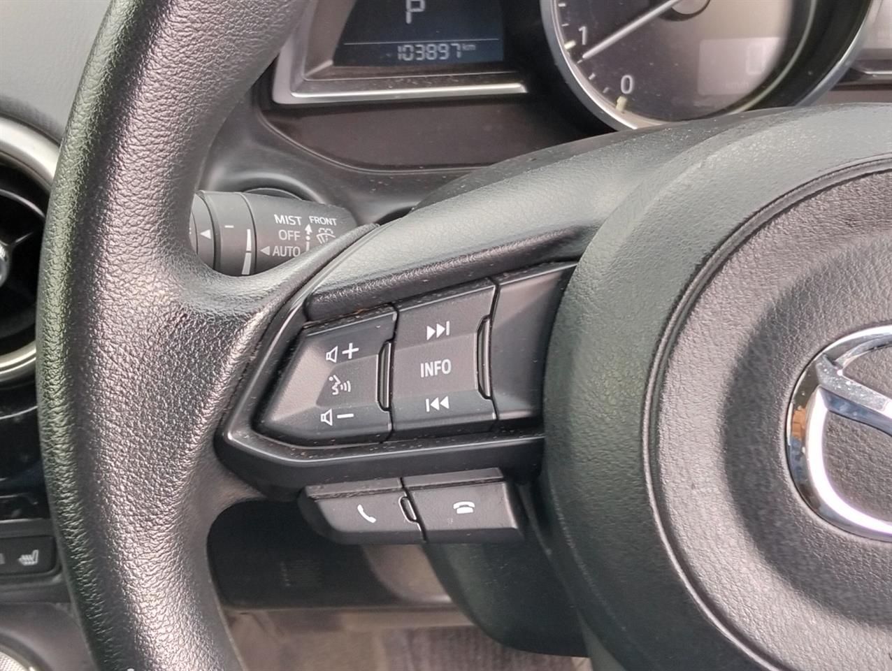 2019 Mazda 2 thumbnail