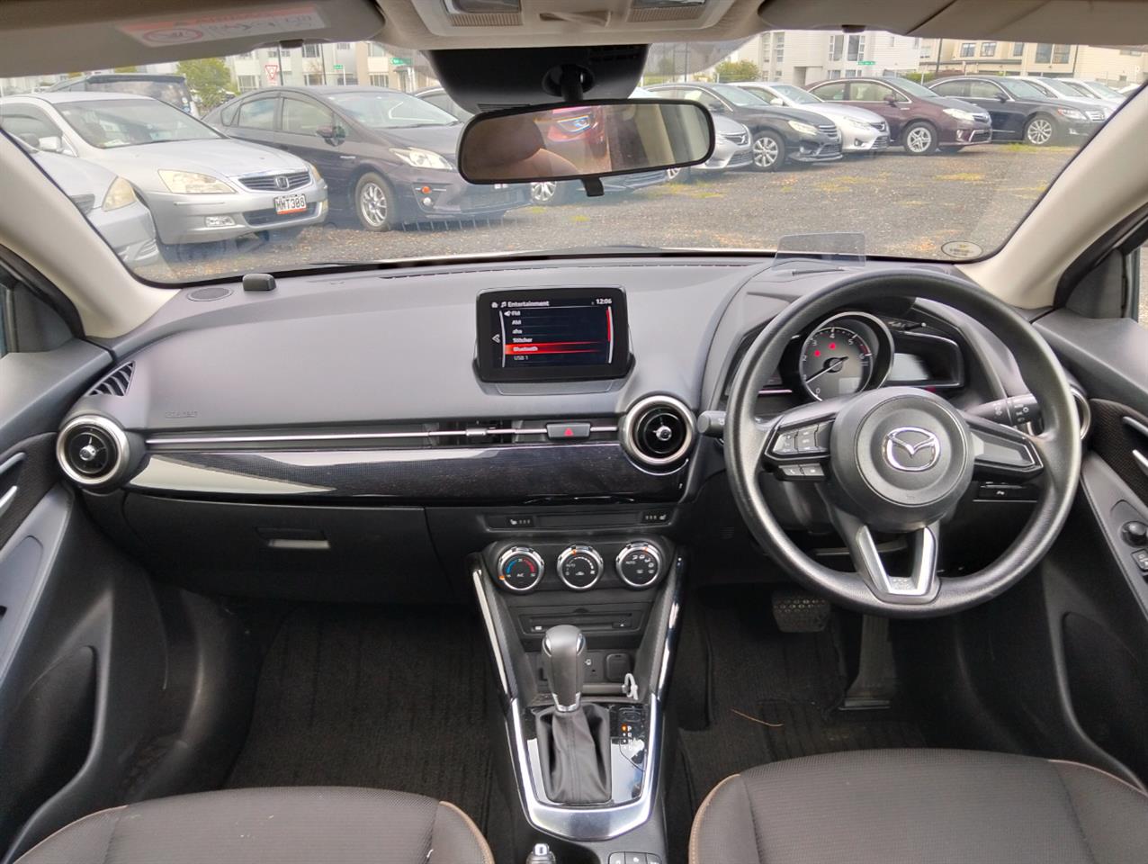 2019 Mazda 2 thumbnail