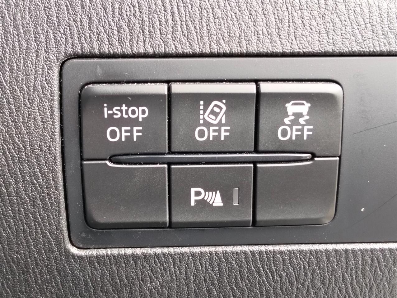 2019 Mazda 2 thumbnail