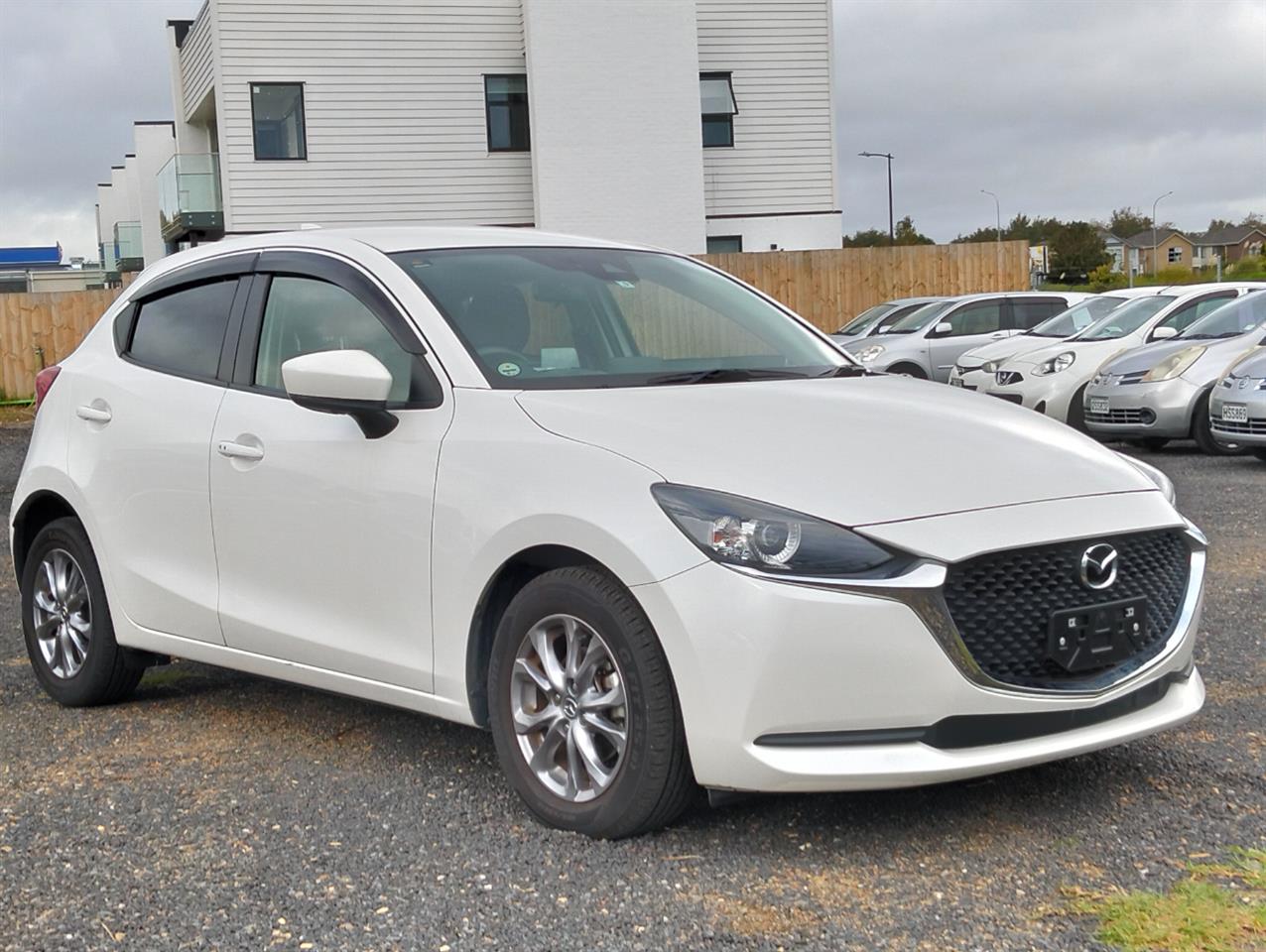 2019 Mazda 2 thumbnail