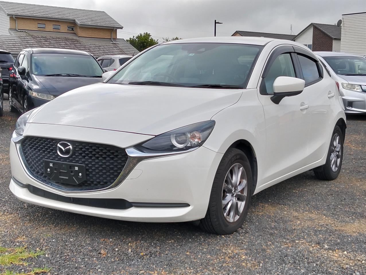 2019 Mazda 2 thumbnail