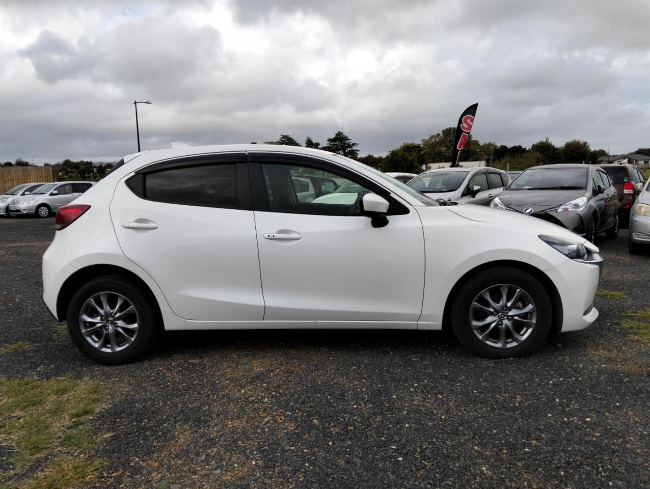 2019 Mazda 2 thumbnail