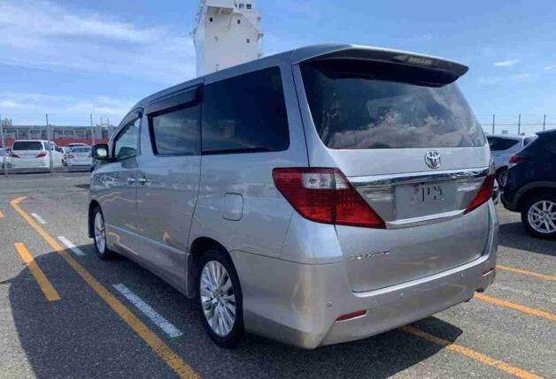 2013 Toyota ALPHARD thumbnail