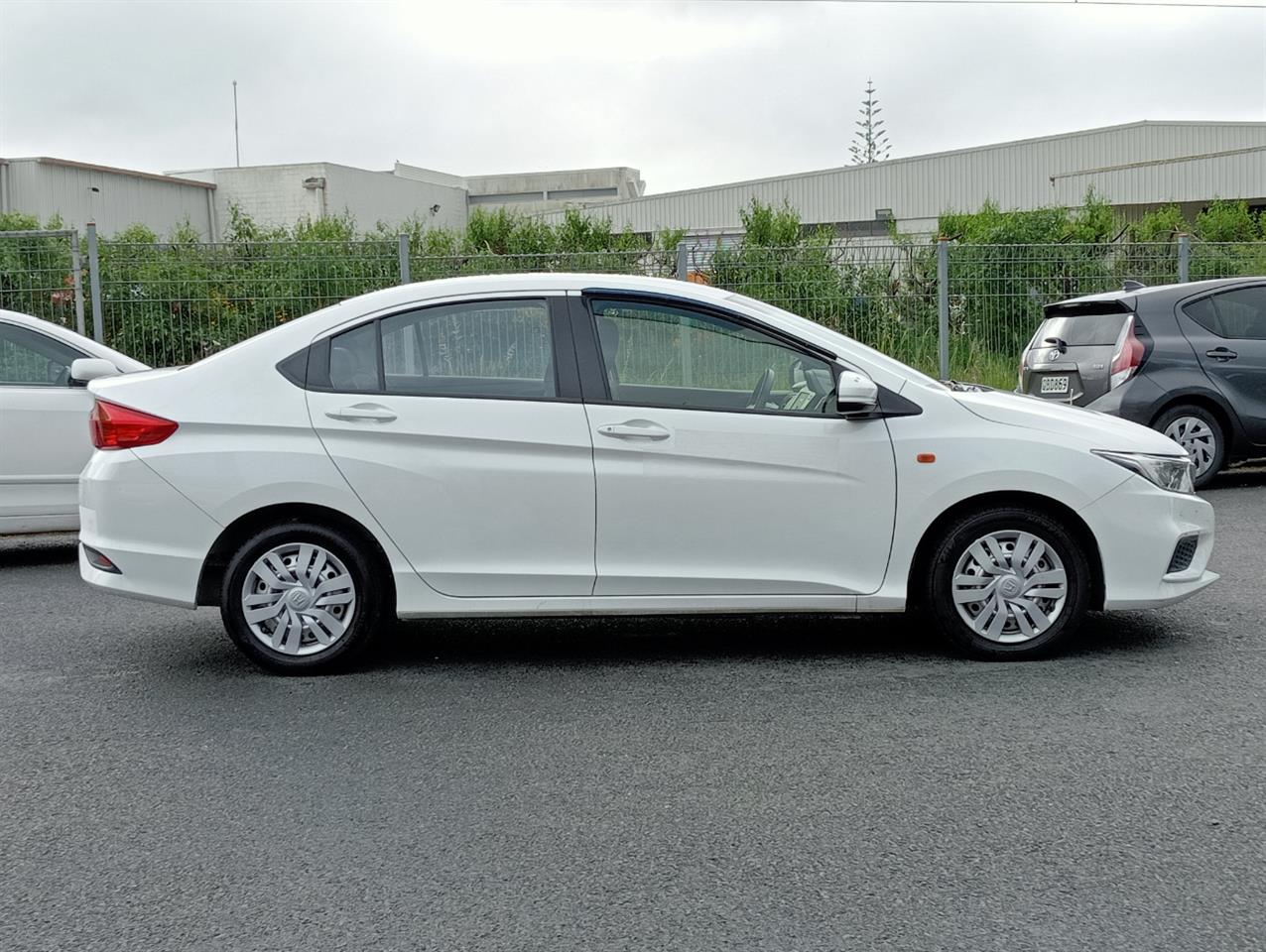 2018 Honda Grace thumbnail