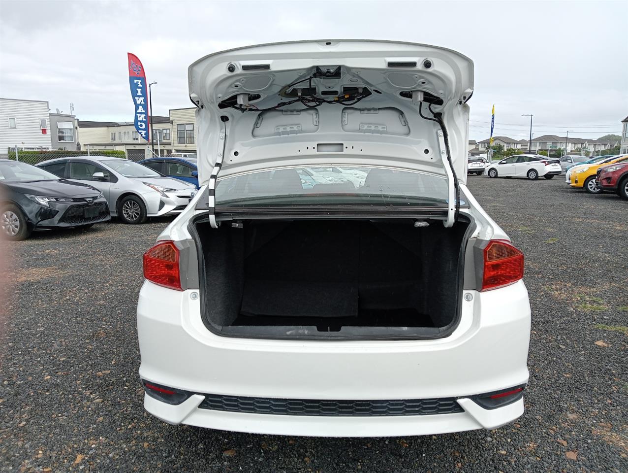 2018 Honda Grace thumbnail