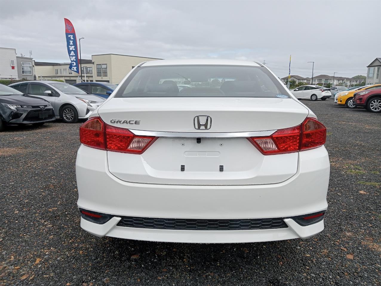 2018 Honda Grace thumbnail