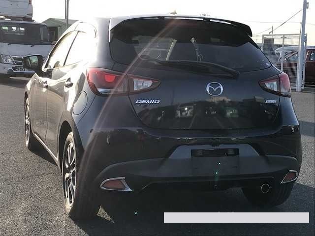 2015 Mazda Demio thumbnail
