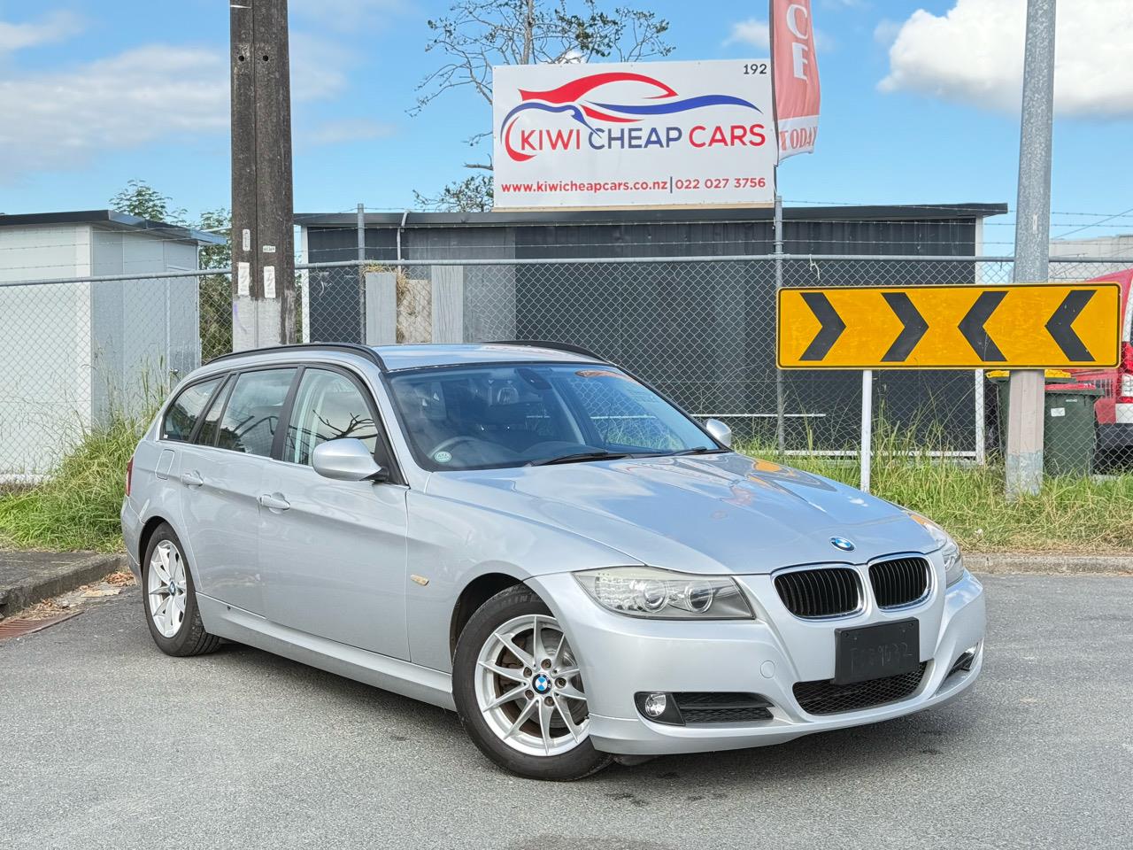 2012 BMW 320i thumbnail