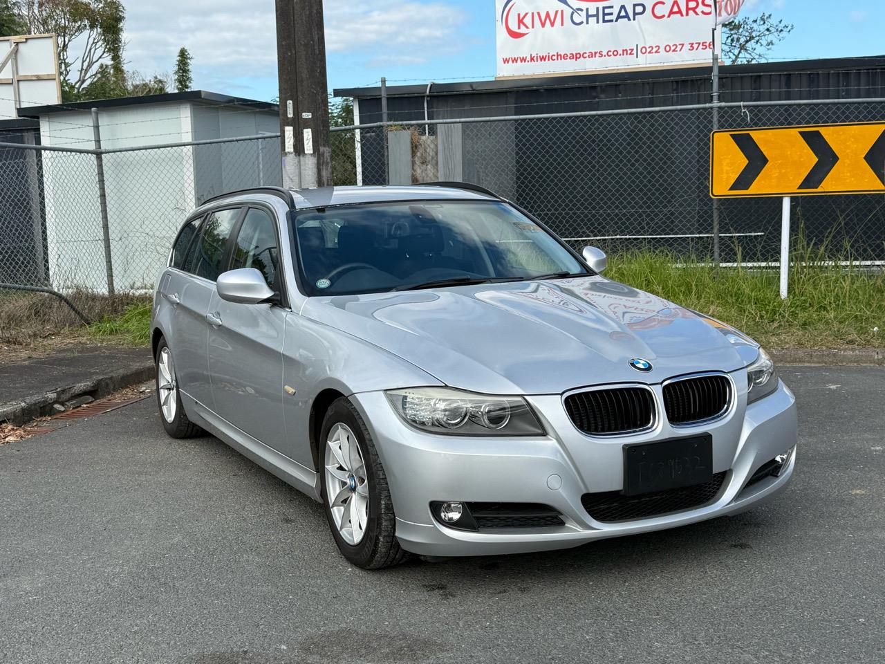 2012 BMW 320i thumbnail