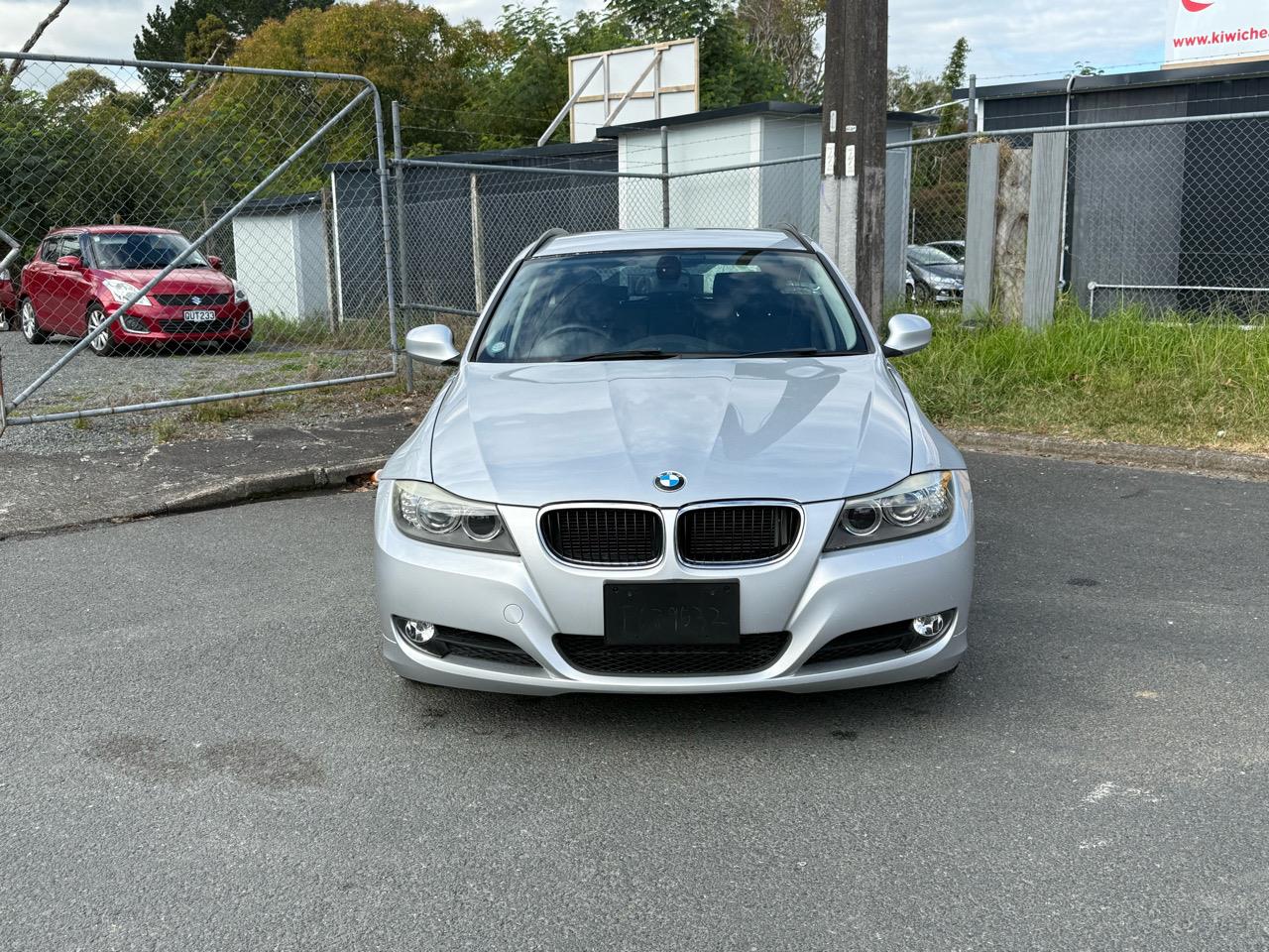 2012 BMW 320i thumbnail
