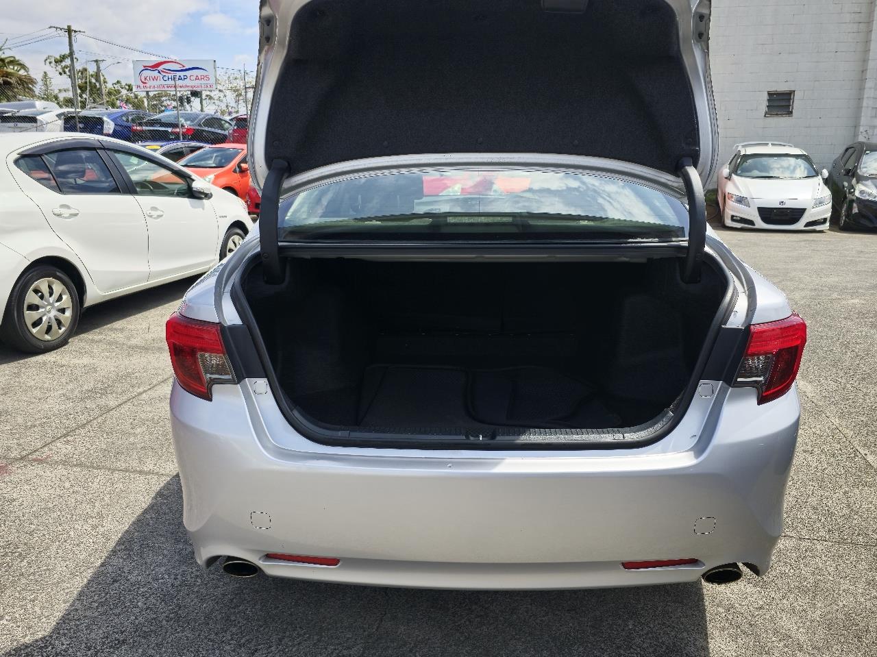 2013 Toyota Mark-X thumbnail