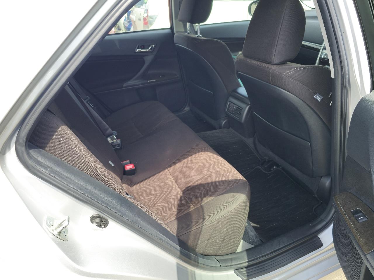 2013 Toyota Mark-X thumbnail