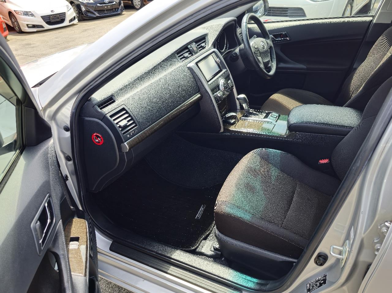 2013 Toyota Mark-X thumbnail