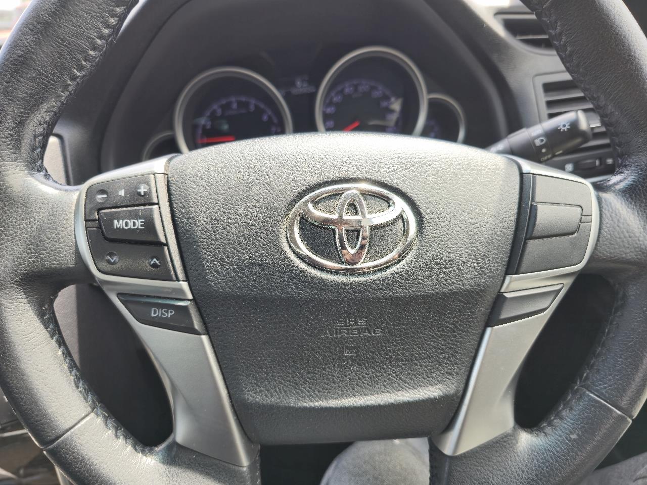 2013 Toyota Mark-X thumbnail