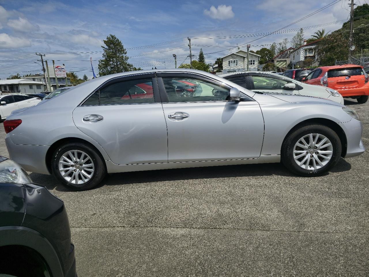 2013 Toyota Mark-X thumbnail