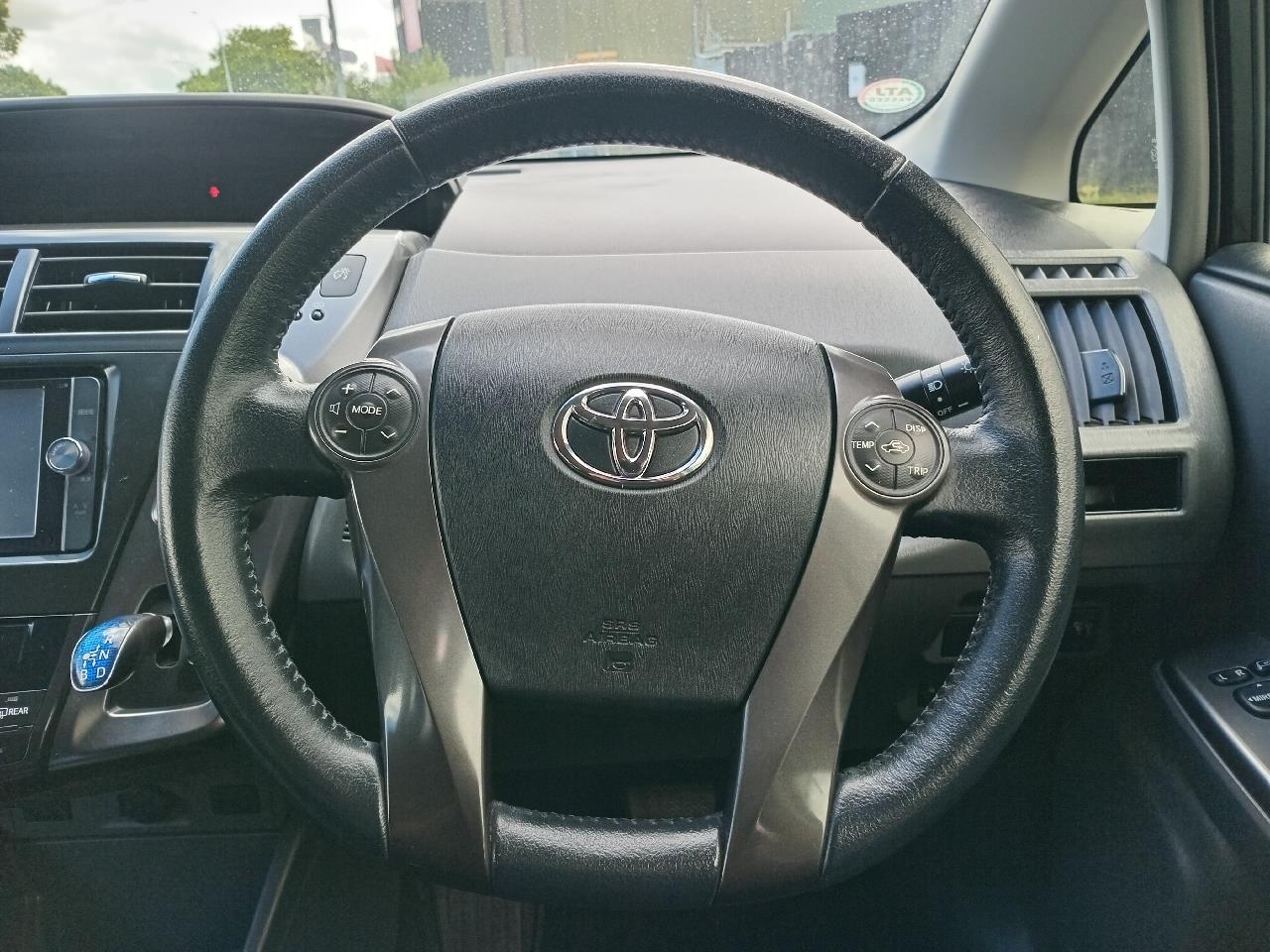 2014 Toyota Prius thumbnail