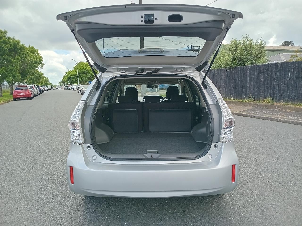 2014 Toyota Prius thumbnail