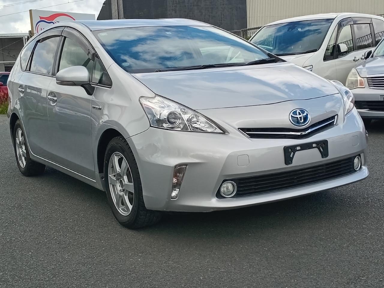 2014 Toyota Prius thumbnail