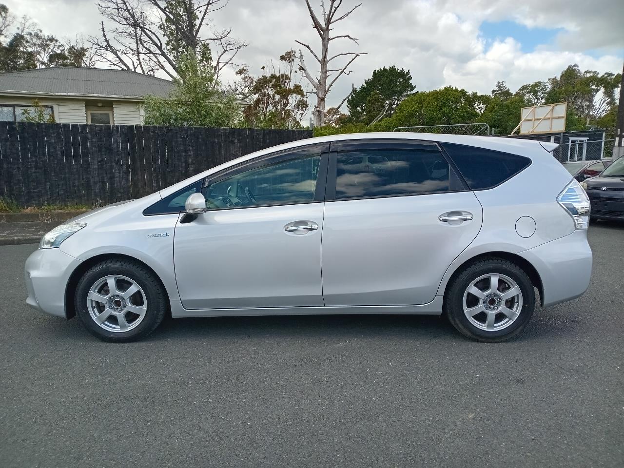 2014 Toyota Prius thumbnail