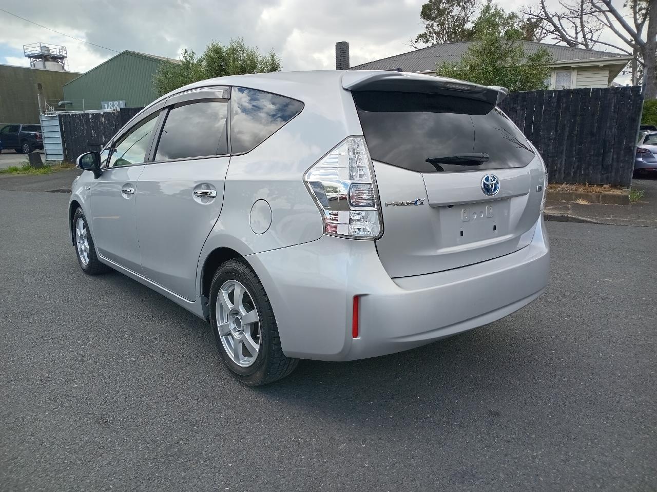 2014 Toyota Prius thumbnail