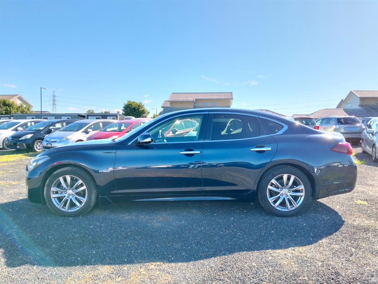 2017 Nissan Fuga thumbnail