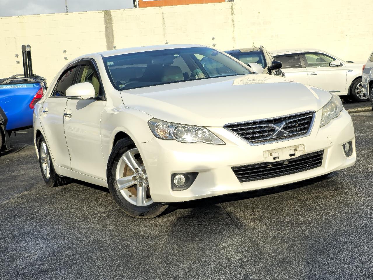 2012 Toyota Mark-X thumbnail
